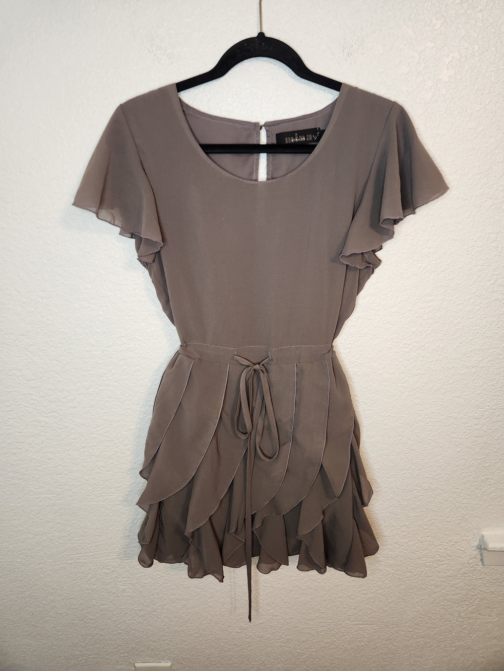 Mina UK grey dress features layered ruffles skirt and flutter sleeves XS